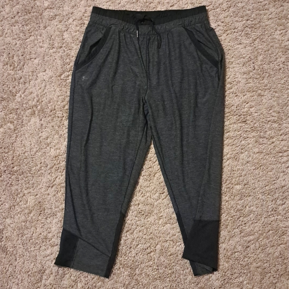 Under Armour cropped joggers, size small